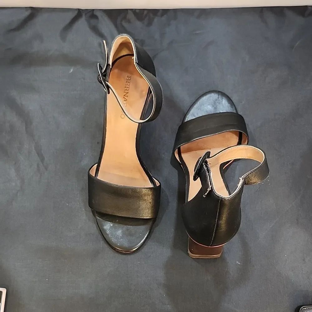BE1RNARDO LEATHER OPEN-TOE LOW BLOCK-HEEL SANDAL G1 - Picture 4 of 16